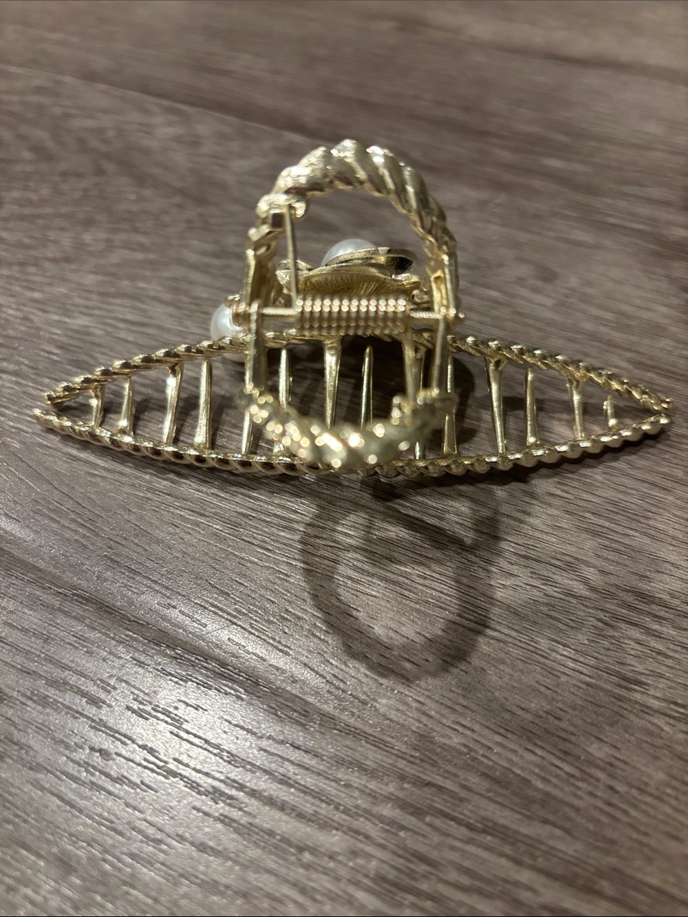 NWT Black & Gold Camellia Flower Hair Claw Clip with Pearl Accent - Picture 5 of 5